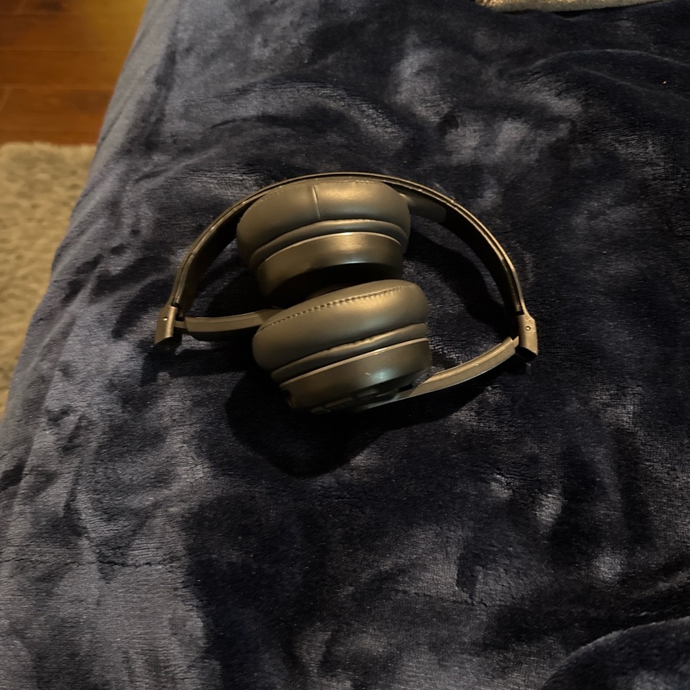 Skullcandy Black Over-Ear Headphones with Plush Padding